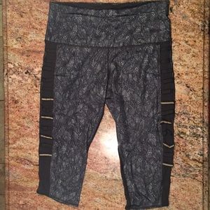 Lululemon capris/knickers